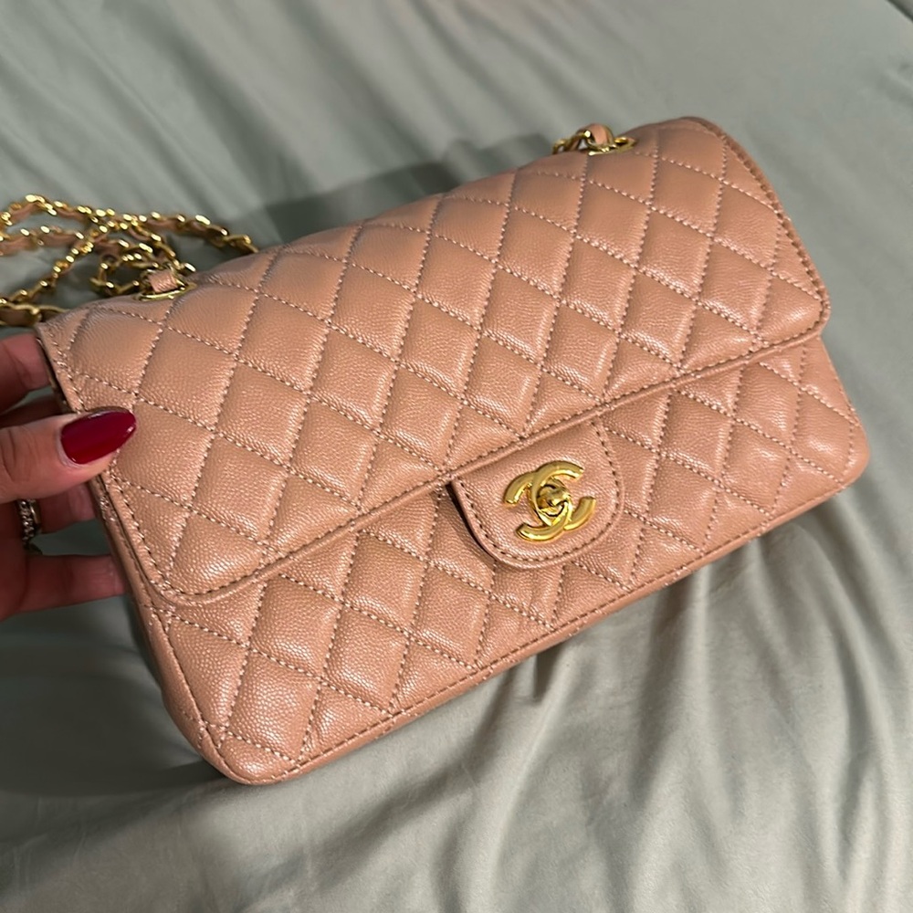 C h a n e l fashion purse